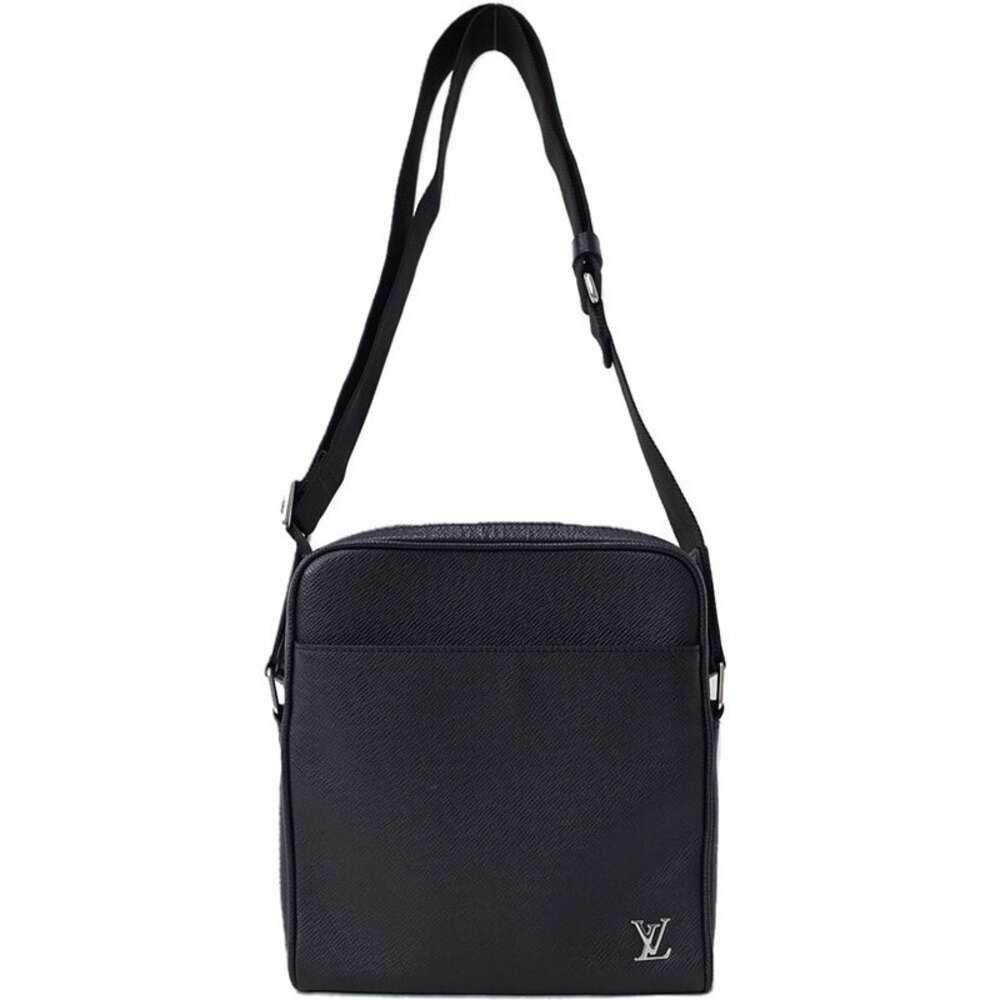 Louis Vuitton Taiga Messenger Shoulder Bag